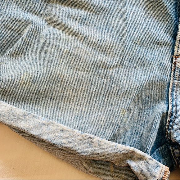 Zara Mom Fit Hi-Rise Denim Shorts in Size 6 - Picture 12 of 12
